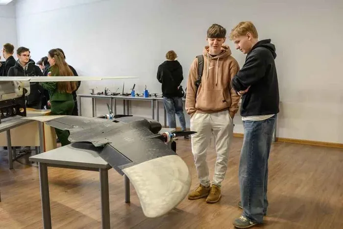 9gpuczi8f8qe9d1svqy0iy7if00j822w